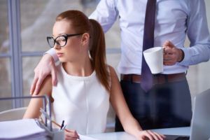 Hărţuirea sexuală la locul de muncă dezbătută la Sibiu în cadrul unei conferinţe speciale