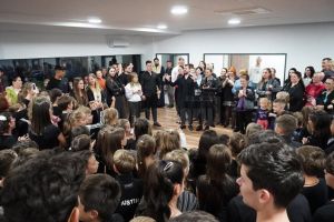 Antrenori, instructori, sportivi, prezenţi la inaugurarea noii săli de dans „Bucovina Dance ...