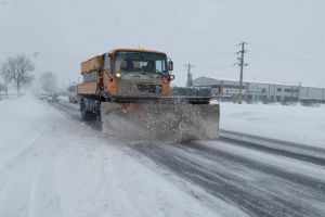 În zona de munte a judeţului Suceava utilajele de deszăpezire au fost deja scoase pe traseu