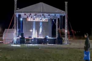 Spectacol de 80.000 de lei la Festivalul Toamnei de la Mizil. În prima zi a asistat un singur spectator - VIDEO