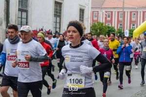 Alergare prin istoria oraşului, la Timişoara City Marathon. Startul curselor se dă cu salve de tun