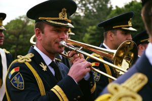 La mulţi ani, Oradea! Fanfara militară a Brigăzii 30 Gardă 