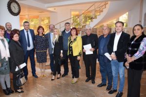 DÂMBOVIȚA: Școli din 10 localităţi au primit frigidere noi din partea Arctic