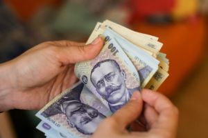 Salariul minim, majorat substanţial de anul viitor. Care este noua formula de calcul pentru retribuţia bugetarilor