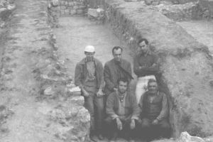 #DobrogeaDigitala Constanta pitoreasca“ (1908):  Dilema tumulului de la Adamclisi. Mormantul bravilor soldati, cazuti in razboiul dacic, sau al unui ofiter superior roman?