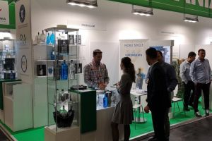 FOTO Vodca Voronskaya este prezentă la târgul Anuga din Koln. Anul trecut, renumita băutură din Botoşani a fost la Paris