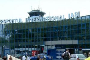 Incident pe Aeroportul Iaşi. Un avion a avut probleme la aterizare