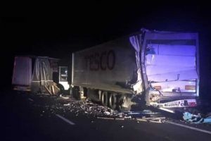 FOTO. Carambol pe A1: Cinci persoane au ajuns la spital în urma unui accident între mai multe autoturisme