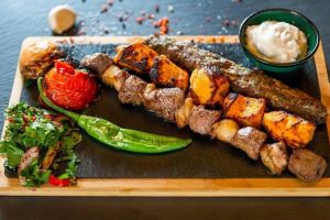 Vineri, seară arăbească la San Marco cu specialităţi orientale, dansatoare şi muzică live