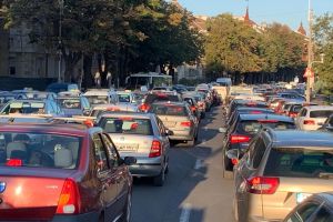 Timişoara, o imensă parcare! Dezastru în trafic, e închis până miercuri noaptea spre primărie