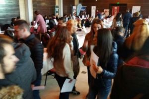 AJOFM Prahova organizează Bursa locurilor de muncă pentru absolvenţi in Ploiesti si Campina