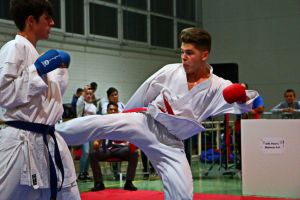 Cupa Memorială Sándor Péter de la Salonta: competiţia de karate va aduna peste 450 de sportivi