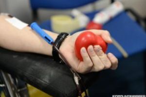 Donare de sânge, şansă la viaţă! O tânără are nevoie de sprijin