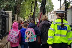 Siguranta elevilor din Constanta, pusa pe seama Politiei Locale