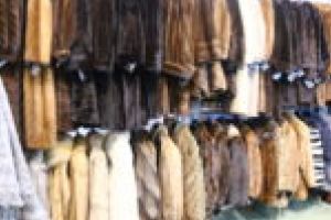 FOTO. Ai din nou ocazia să îţi reînnoieşti garderoba la preţuri accesibile. Încă o ediţie a Salonului Industriei Uşoare