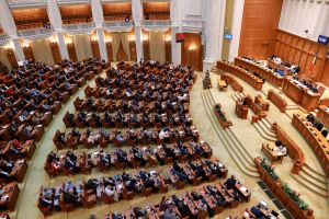 Moţiunea de cenzură a trecut de votul Parlamentului