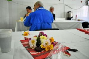 FOTOGALERIE Zi specială, plină de surprize, pentru persoanele fără adăpost din Braşov