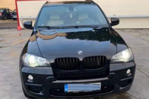 Anunţ viral de vânzare al unui BMW X5: „Mi-a mâncat viaţa, mai bine întreţineam două femei”