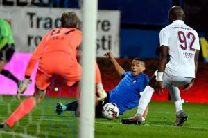 Doi jucatori de la FC Viitorul, inclusi in echipa etapei a 12-a din Liga 1. Antrenorul formatiei e Gica Hagi