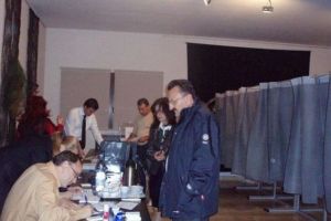 Primăria Braşov pune la bătaie peste 200.000 de lei pentru amenajarea secţiilor de votare