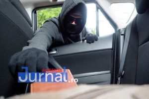 INCREDIBIL! Focşăneancă TÂLHĂRITĂ în propria maşină! Autorul, un puşti de 15 ani, a fost reţinut