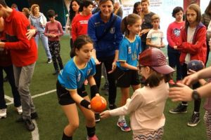 Copii cu dizabilităţi din Braşov, invitaţi să trăiască „O viaţă fără bariere”