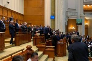 Motiunea semnata de USR, sfarsitul Guvernului Dancila. Durus: „Romania s-a eliberat”