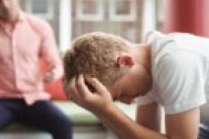 Profesor bătut de elev! Admonestat că fumează, a decis să aplice o corecţie propriului profesor