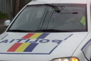 Infractori voiajori depistaţi de poliţişti într-o localitate din judeţul Botoşani. Au fost amendaţi cu 5000 lei