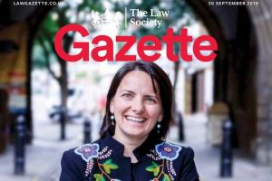 O sibiancă face istorie la Londra – Dana Denis-Smith apare pe coperta celei mai importante reviste de drept din Anglia