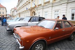 Maşini de epocă, în expoziţie, în Piaţa Unirii din Timişoara