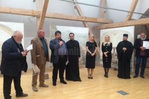 Expoziţia „Arta memoriei”, purtând semnătura lui Traian Postolache, vernisată la Muzeul ...