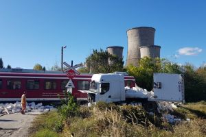 Doiceşti: Accident la trecerea la nivel cu calea ferată