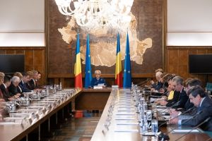 Primele variante de miniştri din Guvernul PNL: O botoşăneancă, pe listă