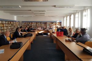 Literaţi în polemici: Scriitori şi universitari din Bucureşti, Cluj, Timişoara au dezbătut la Oradea „criza” revistelor de cultură din România (FOTO)