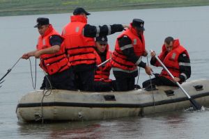 Găsit mort în lac