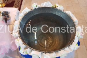 Sapte copii aflati in asistenta maternala vor fi crestinati la Cumpana, de Sfanta Cuvioasa Parascheva