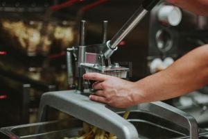 CARTOFI GRATIS LA FRYDAY!