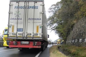 ACCIDENT cu PATRU VICTIME pe Valea Mureşului. Circulaţie BLOCATĂ pe DN7