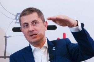 Dan Barna a inceput campania. Atac la Iohannis: Preşedintele trebuie să fie RELEVANT