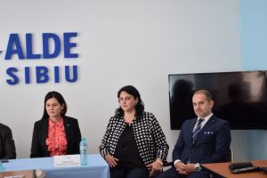 VIDEO FOTO – Fostul prefect şi fostul subprefect s-au înscris în ALDE şi critică PSD