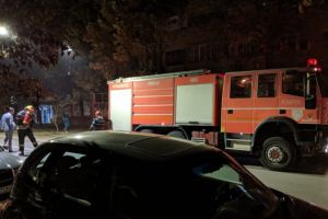 Un MAGAZIN de HAINE de FIRMĂ a luat FOC! Incendiu în centrul Aradului (FOTO)