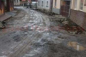 Primăria Brad s-a ţinut de cuvânt: strada Crişan a intrat în reabilitare