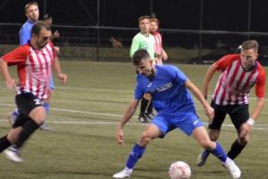 Liderul Ligii IV îşi măreşte avansul