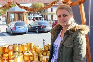 Renumitul sirop natural de cătină cu miere care previne răcelile, preparat în stupina unei familii din Năsăud