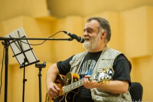 La mulţi ani, Alexandru Andrieş!