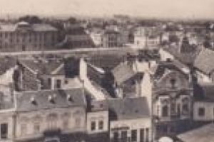 Departe de istorie! Restaurări neconforme cu originalul în piaţa Drăgan