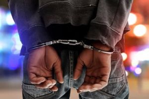 Adolescentul care a spulberat cu maşina, băut fiind, un poliţist din Oradea a fost arestat pentru 30 de zile