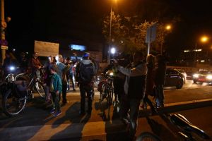 Pietoni şi biciclişti au iluminat trecerea de pietoni din Timişoara unde o femeie a murit