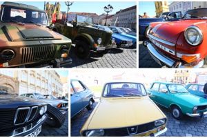 Zeci de maşini de epocă, expuse în Piaţa Unirii din Timişoara